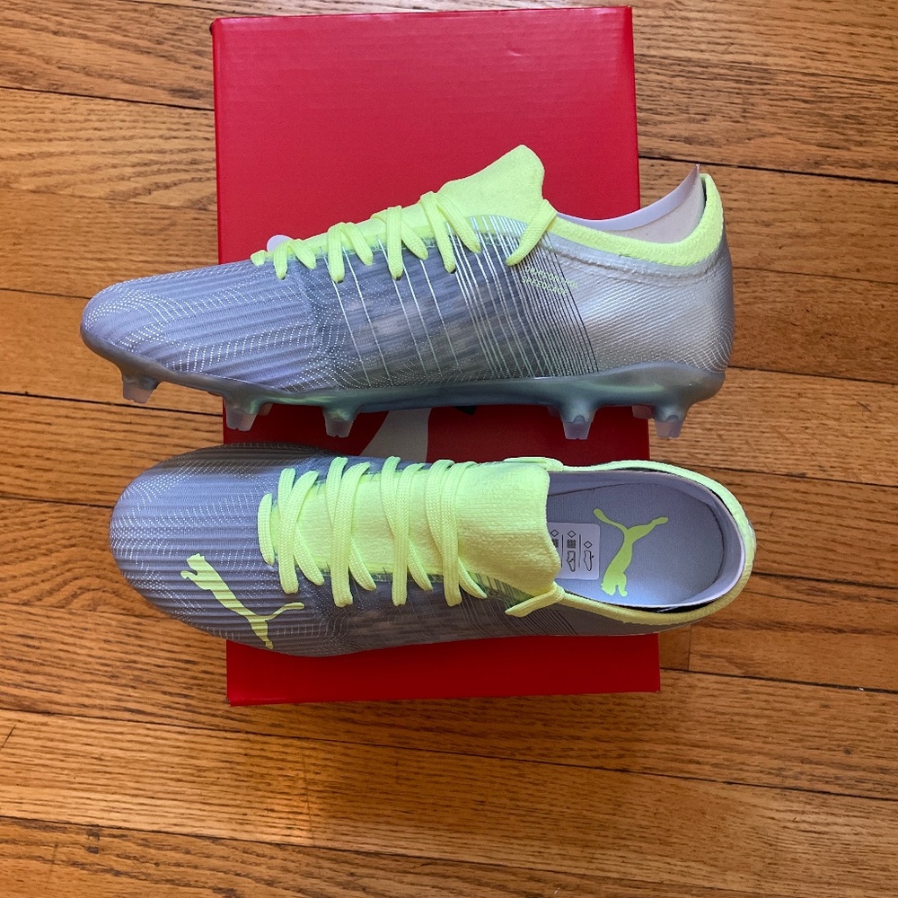 Puma Soccer Cleats Women’s BRAND NEW